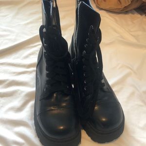 Platform black boots